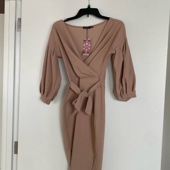 NWT Boohoo MIDI Wrap Dress - Picture 2 of 6